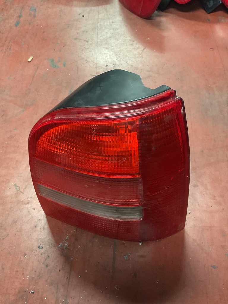 Piloto derecho audi a4 avant ‘94