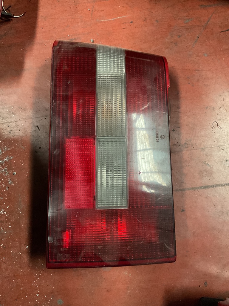 Piloto izquierdo volvo 460 ‘90