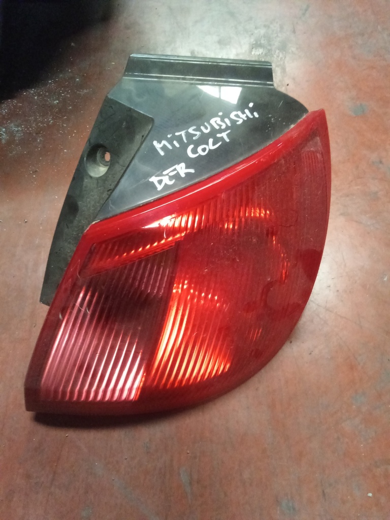 Piloto derecho Mitsubishi colt '05