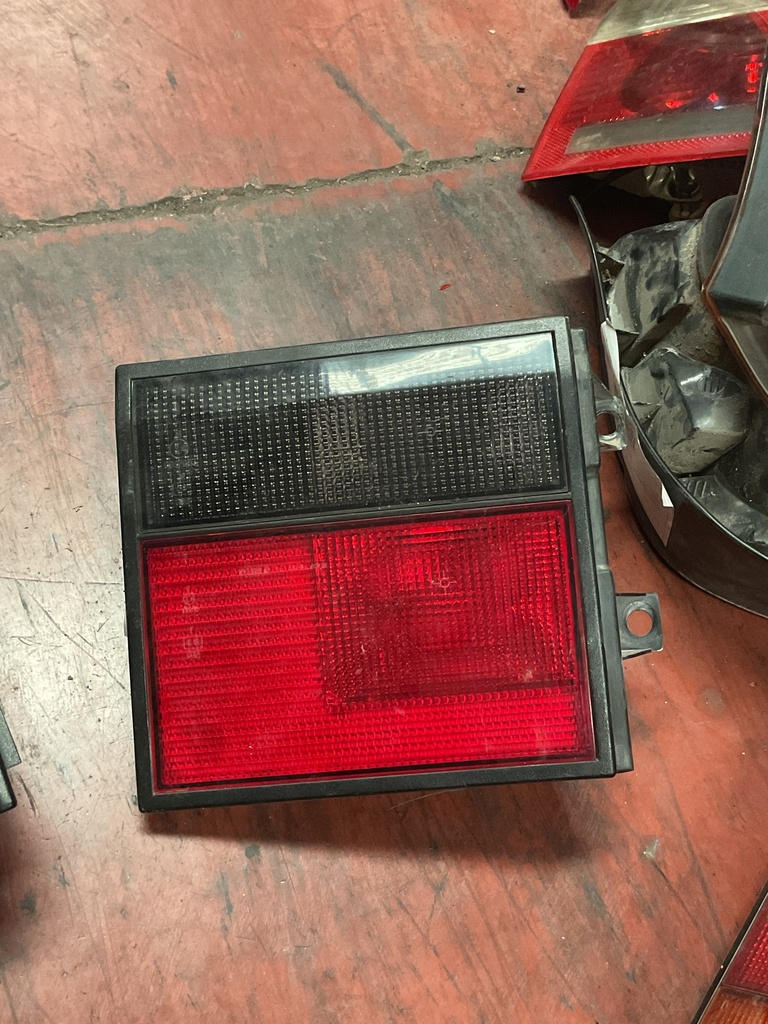 Piloto izquierdo porton renault R21 ‘88