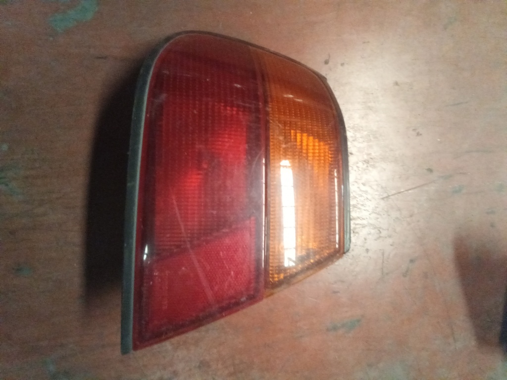 Piloto izquierdo Nissan Almera '97