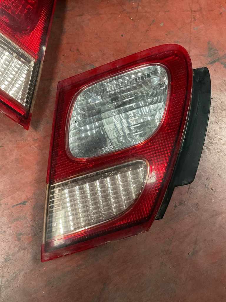 Piloto izquierdo interior nissan almera ‘04