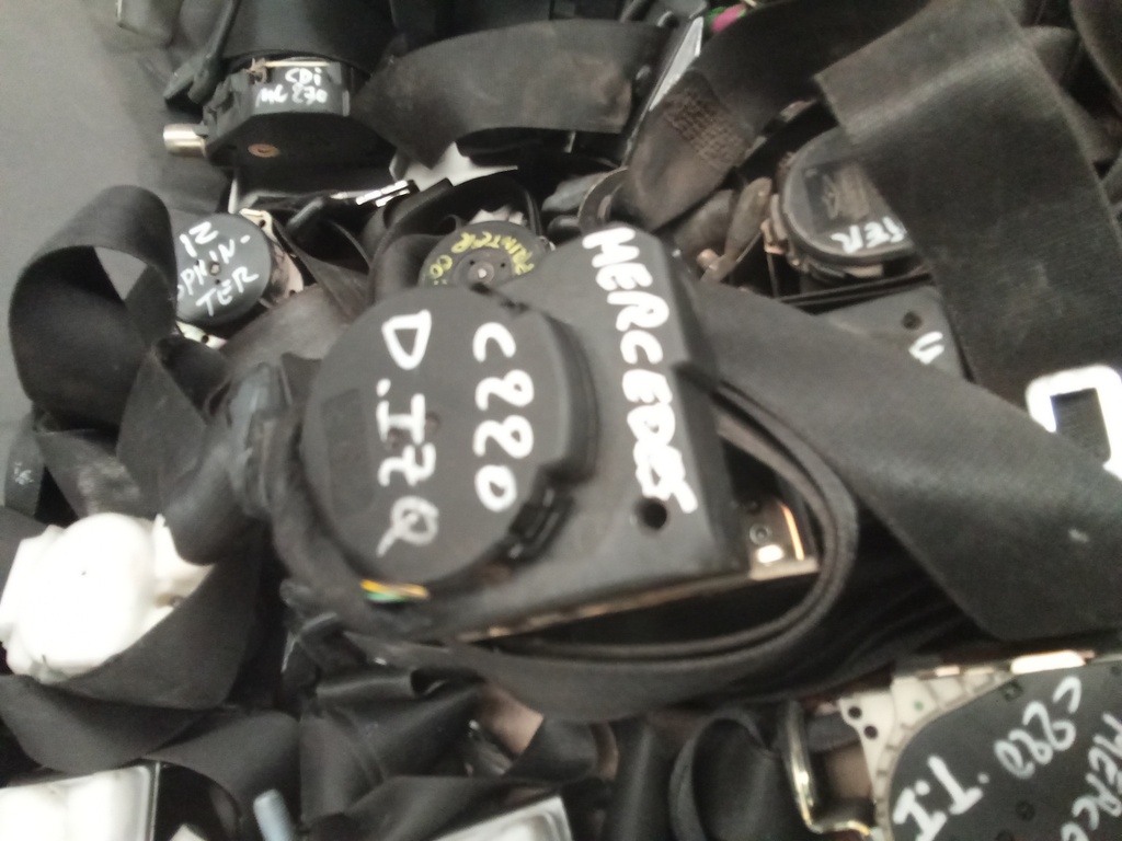 Cinturon delantero izquierdo mercedes clase c w203 '04