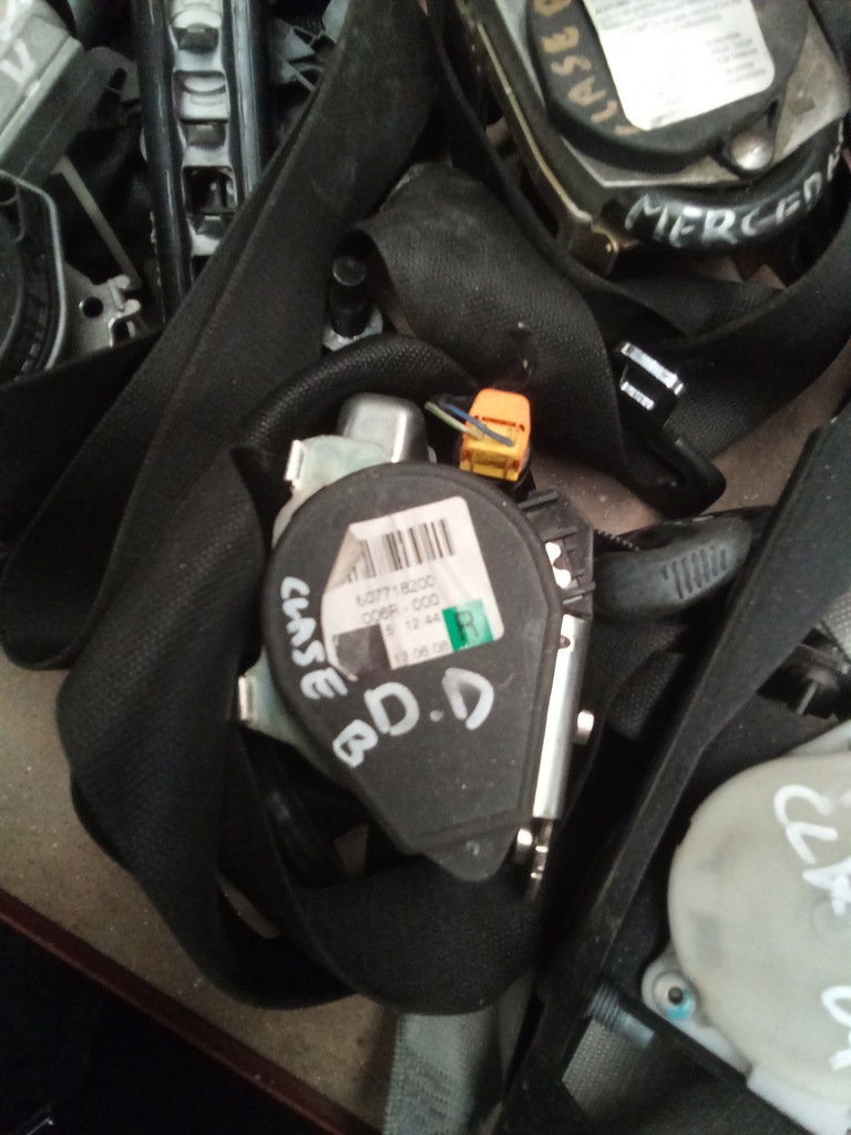 Cinturon delantero derecho mercedes clase b w245 '05