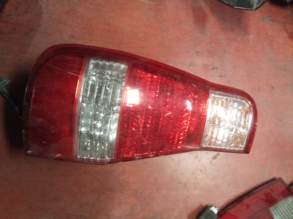 Piloto izquierdo Hyundai matrix '05