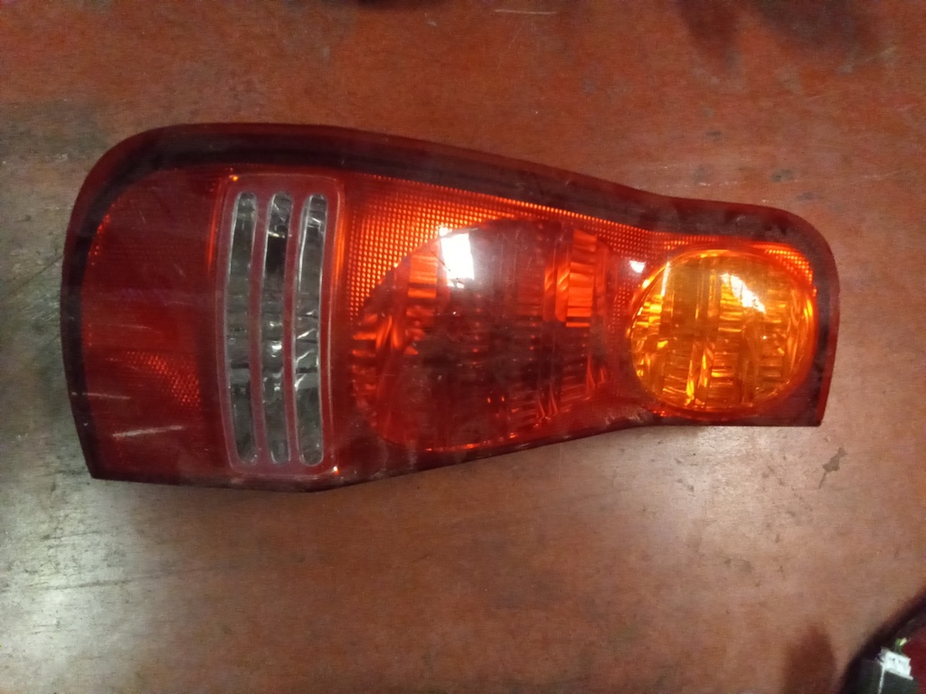 Piloto izquierdo Hyundai matrix '01