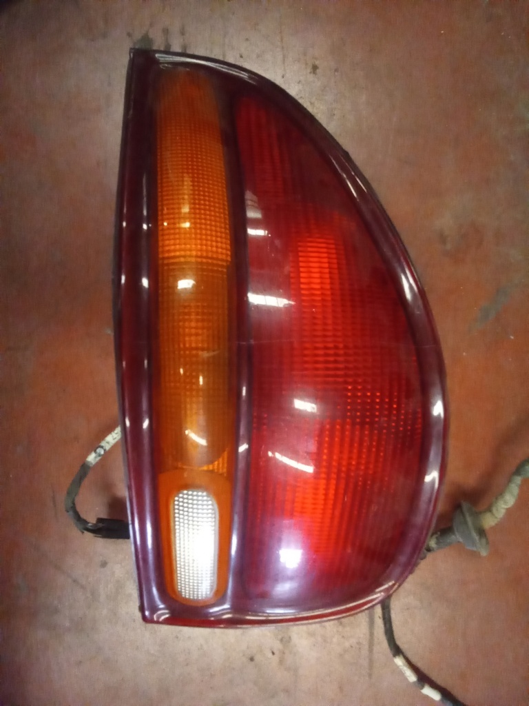 Piloto izquierdo Chrysler stratus '00