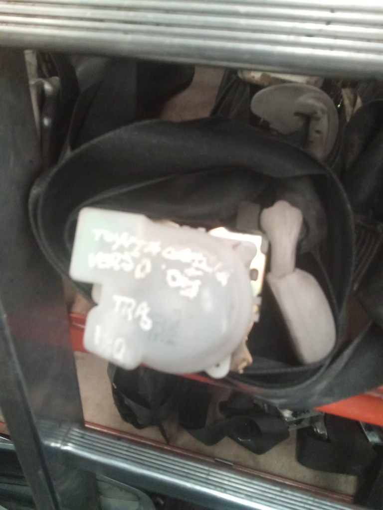 Cinturon seg. tras.izquierdo toyota corolla verso '06