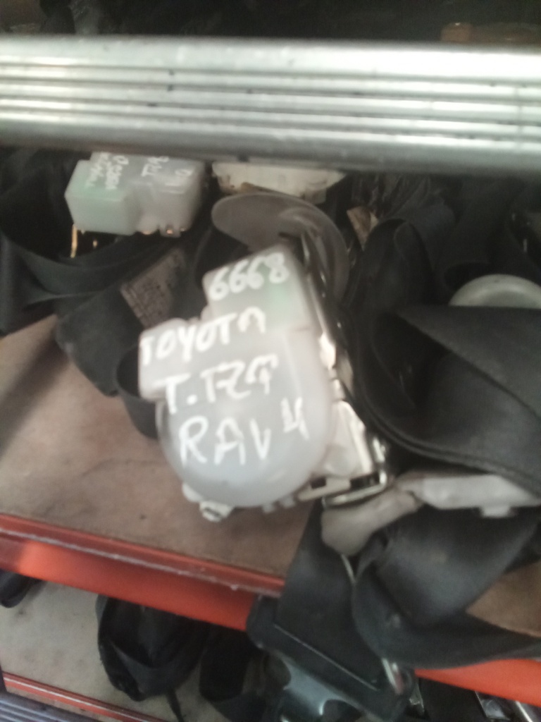 Cinturon seg. tras.izquierdo toyota rav-4 '04