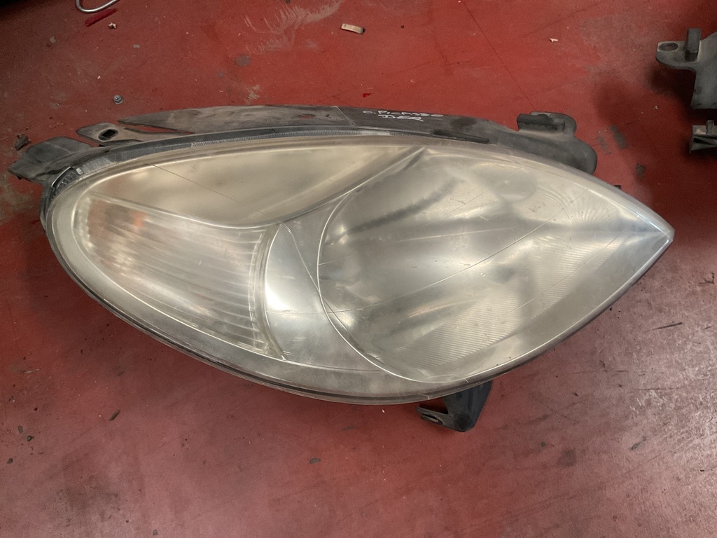 Faro derecho citroen xsara picasso ‘04