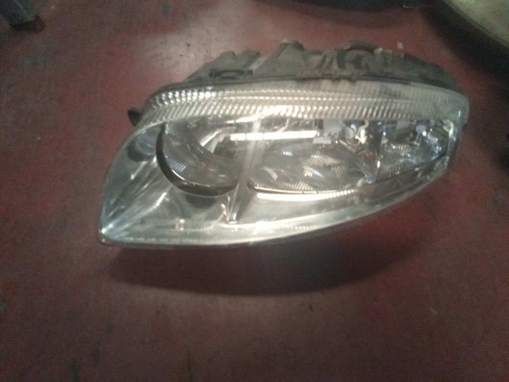 Faro izquierdo alfa romeo gt '06