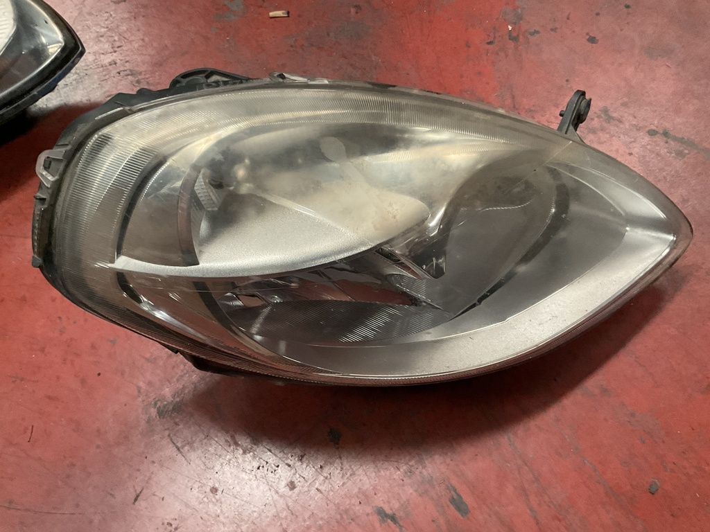 Faro derecho lancia ypsilon ‘07