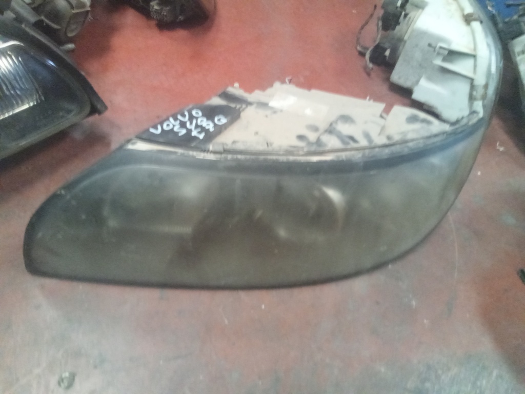 Faro izquierdo Volvo s40 '04