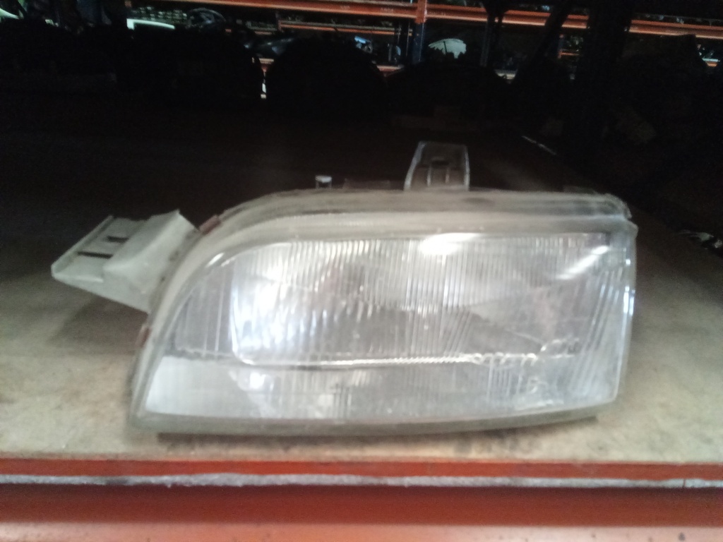 Faro izquierdo Fiat punto '96