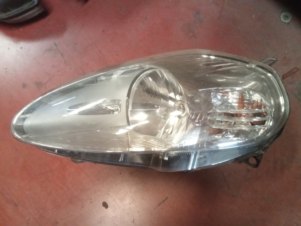 Faro izquierdo Fiat grande punto '07