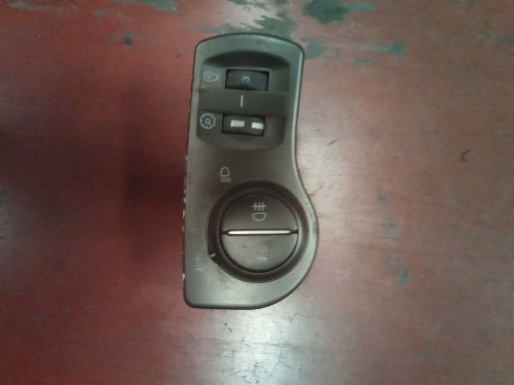 Mando de luces antiniebla lancia thesis '05