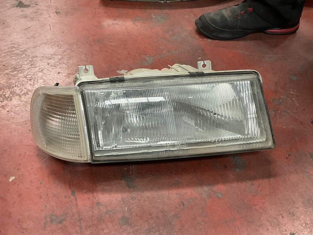 Faro derecho sakoda felicia ‘95