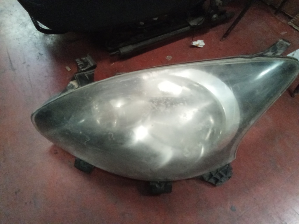 Faro izquierdo Toyota aygo '07