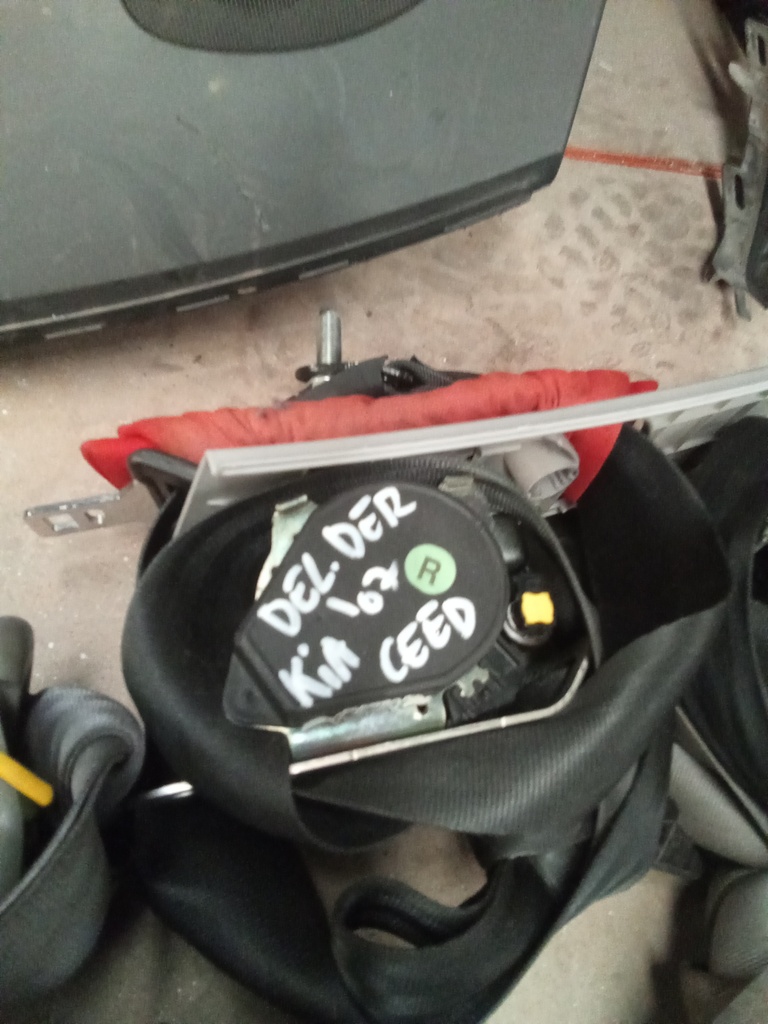 Cinturon delantero derecho kia ceed '07