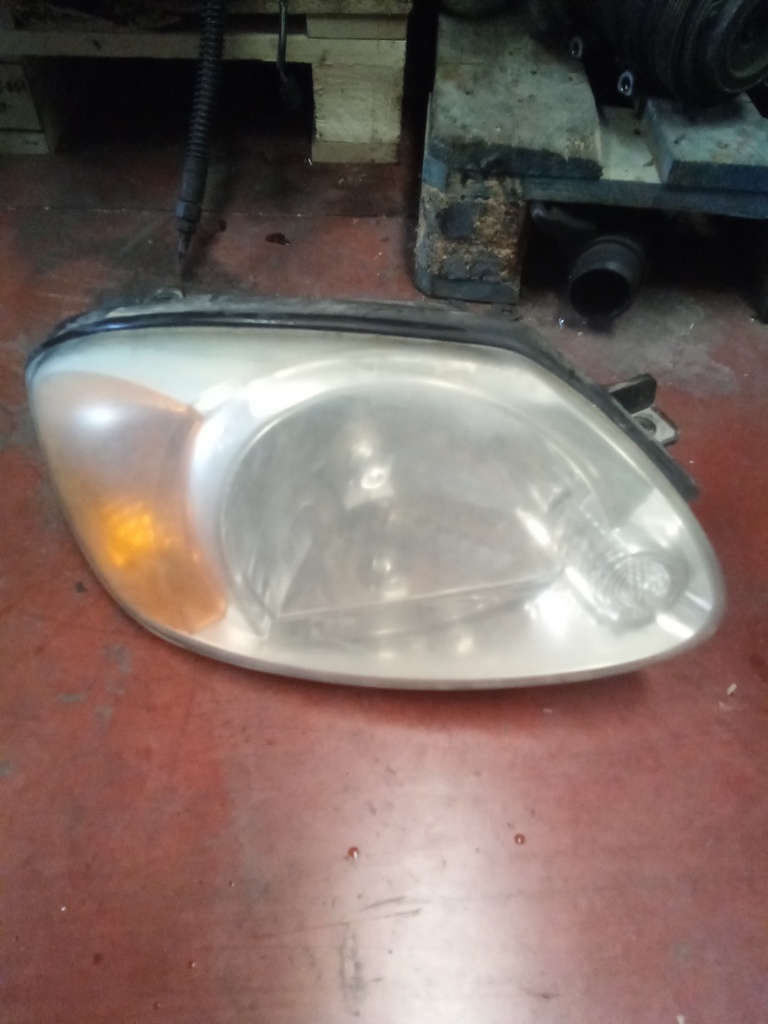 Faro derecho Hyundai accent '03
