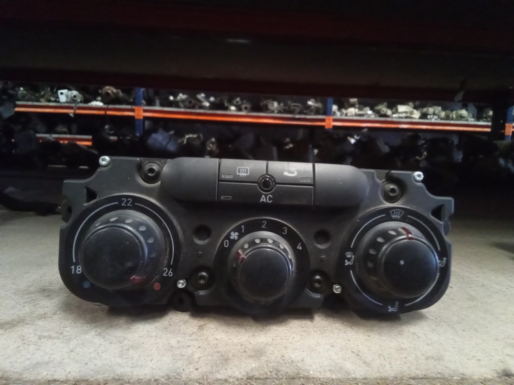 Mando aire acondicionado seat leon '08