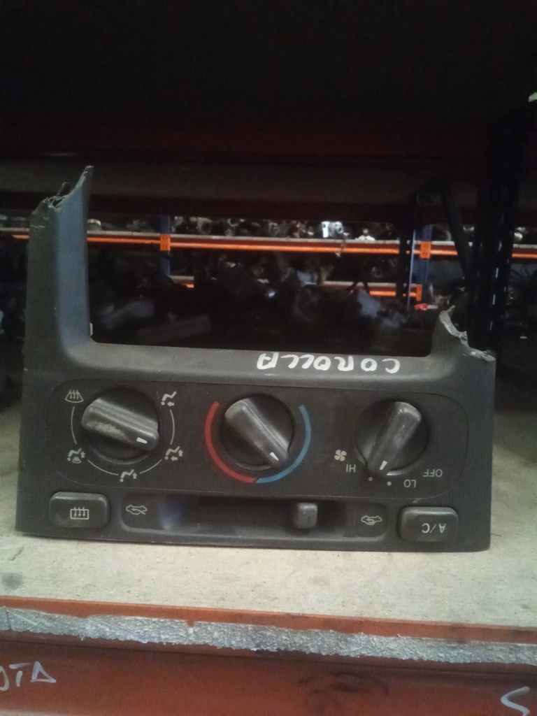 Mando aire acondicionado Toyota Corolla '99