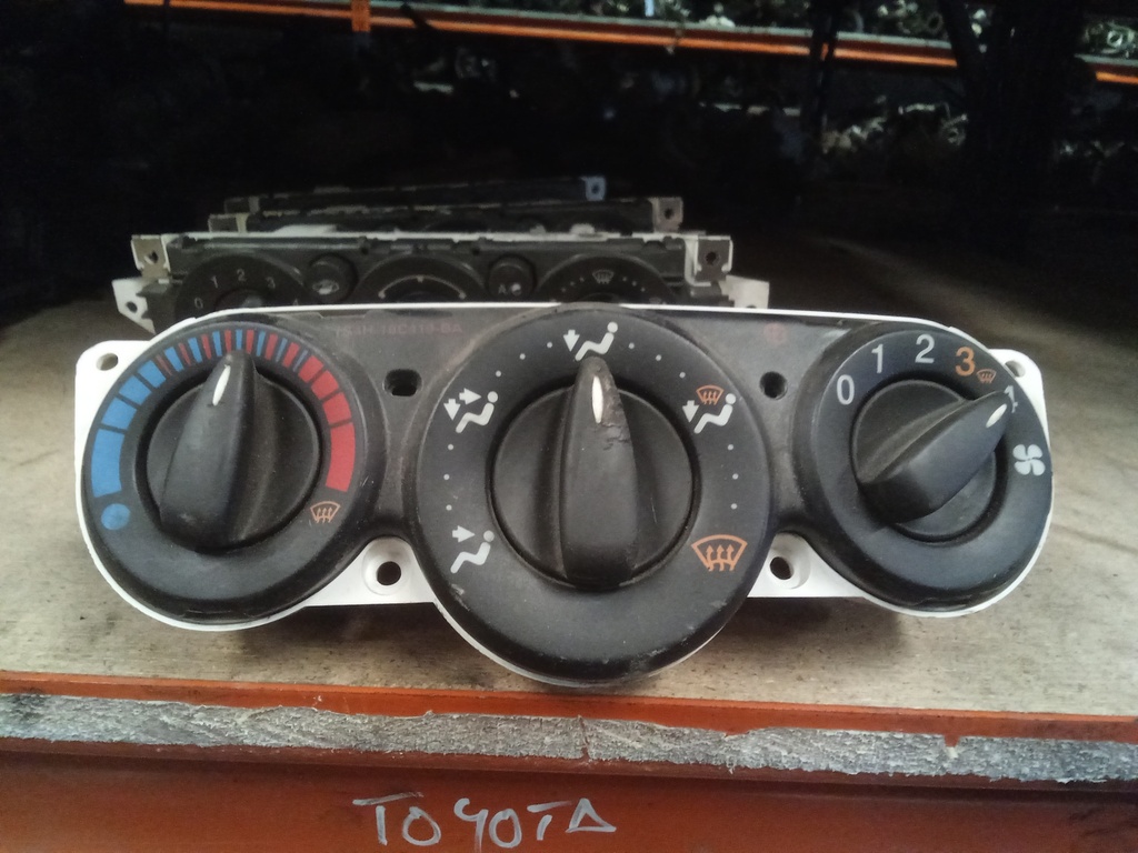Mando aire acondicionado Ford focus '02