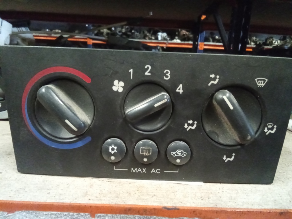 Mando aire acondicionado Opel meriva '04