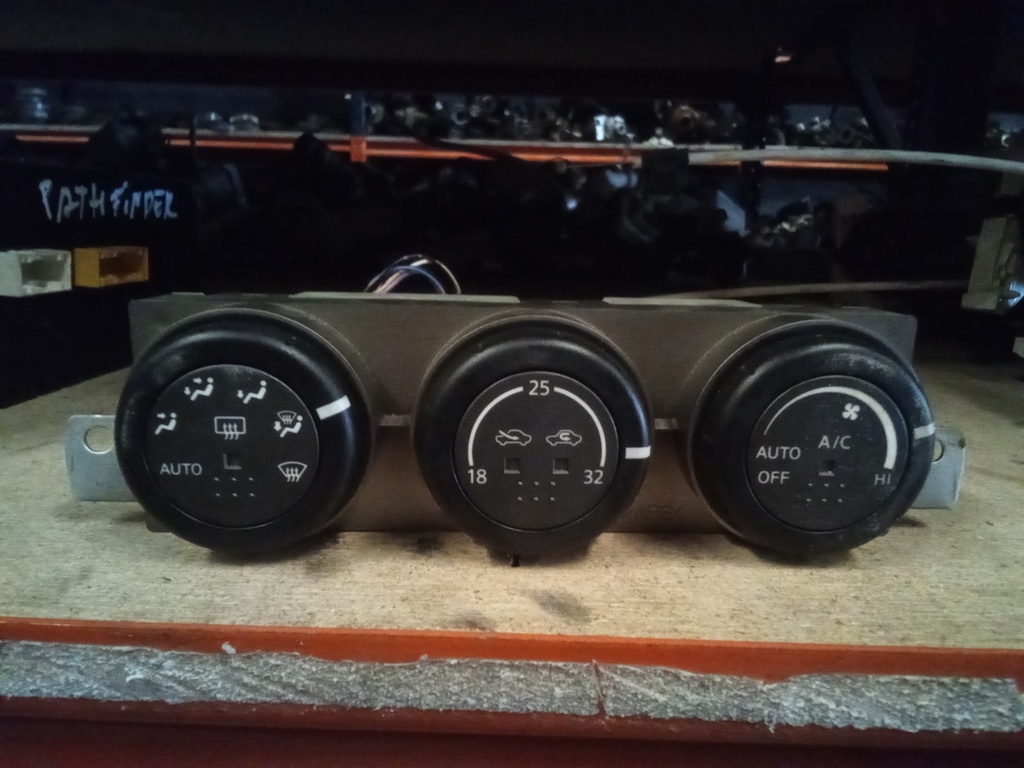 Mando climatizador Nissan xtrail '05