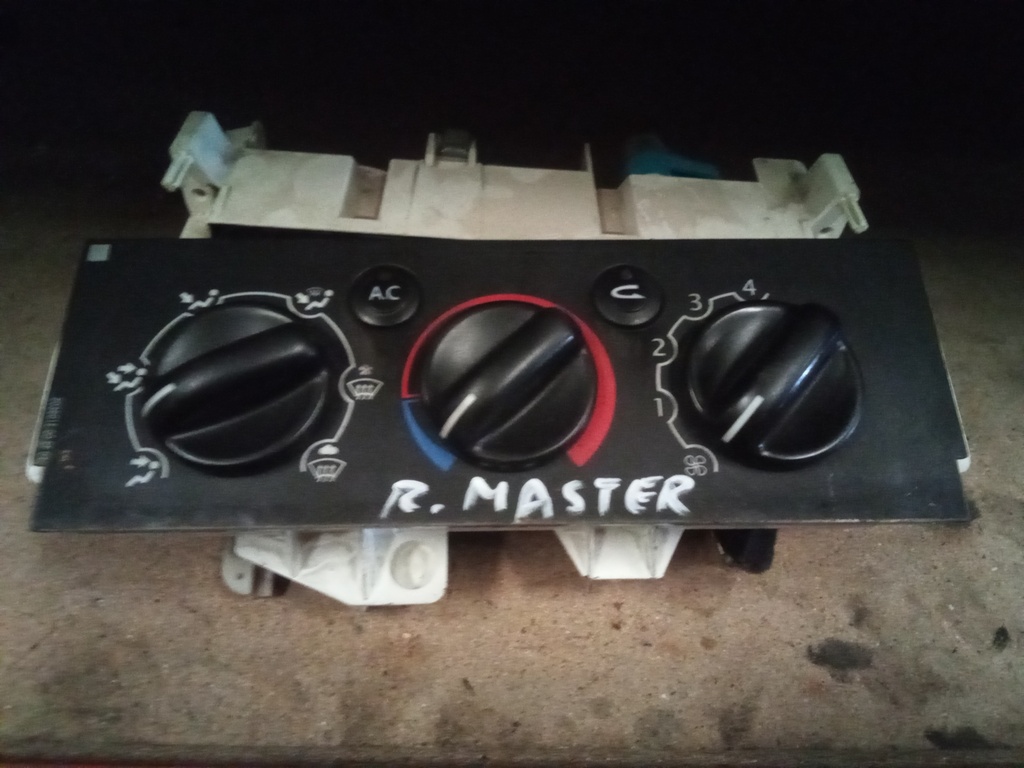 Mando aire acondicionado Renault master '05