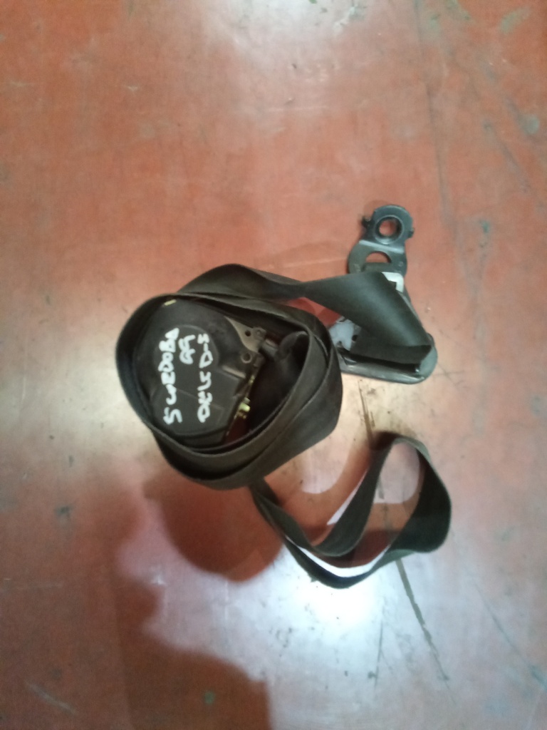 Cinturon delantero derecho seat cordoba '01