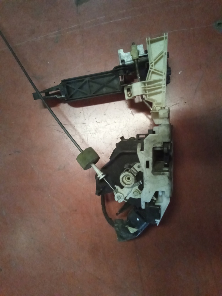 Cerradura delantera derecha Ford mondeo '05