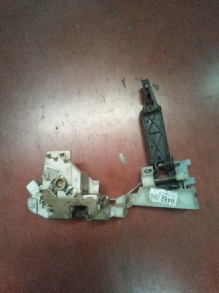 Cerradura delantera derecha Ford mondeo '03