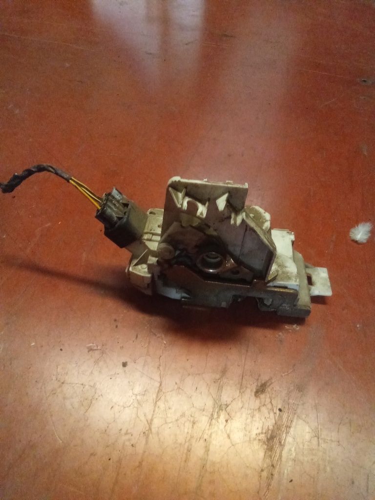 Cerradura trasera derecha Ford mondeo '03