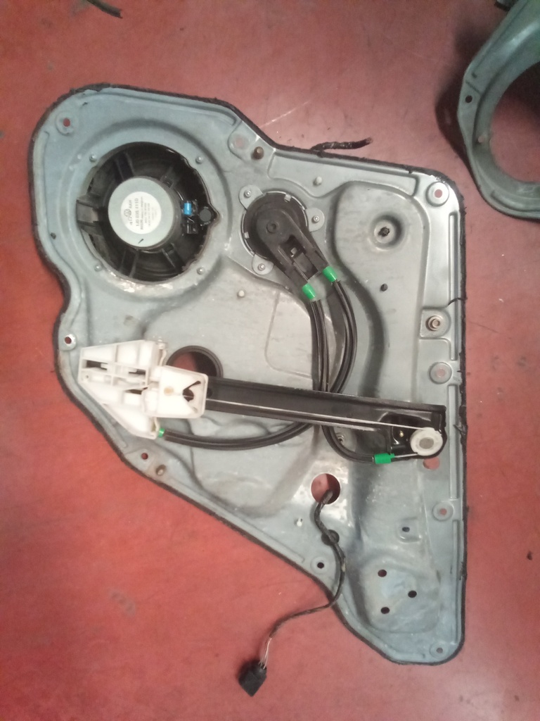 Elevalunas trasero izquierdo manual seat leon '02