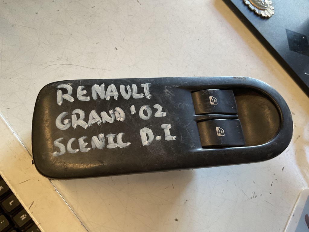 Botonera delantera izquierda renault gran scenic ‘02