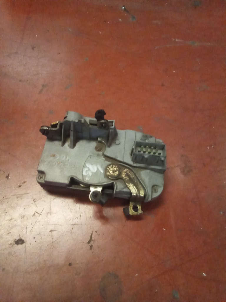Cerradura delantera izquierda Peugeot 406 '95