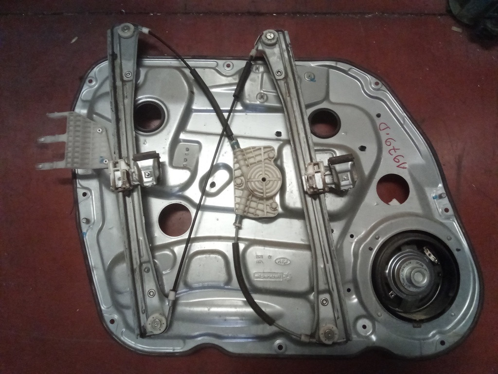 Elevalunas delantero derecho Kia carens '06