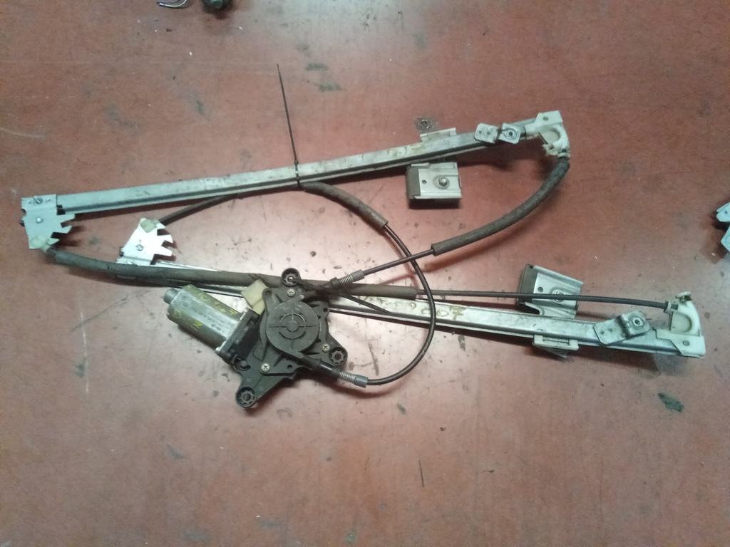 Elevalunas delantero izquierdo Mercedes vito '05