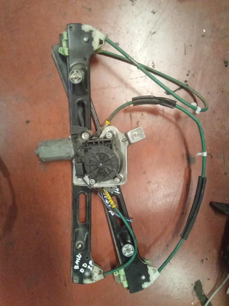 Elevalunas delantero derecho BMW serie 3 e46 compact '02