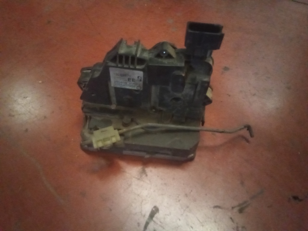 Cerradura delantera izquierda Opel Corsa d '08