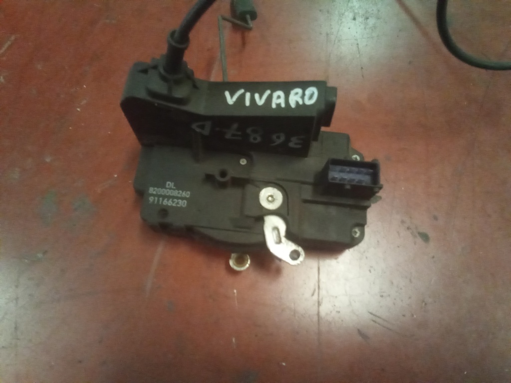 Cerradura delantera izquierda Opel vivaro '03