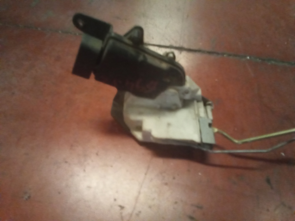 Cerradura delantera izquierda Opel agila '03