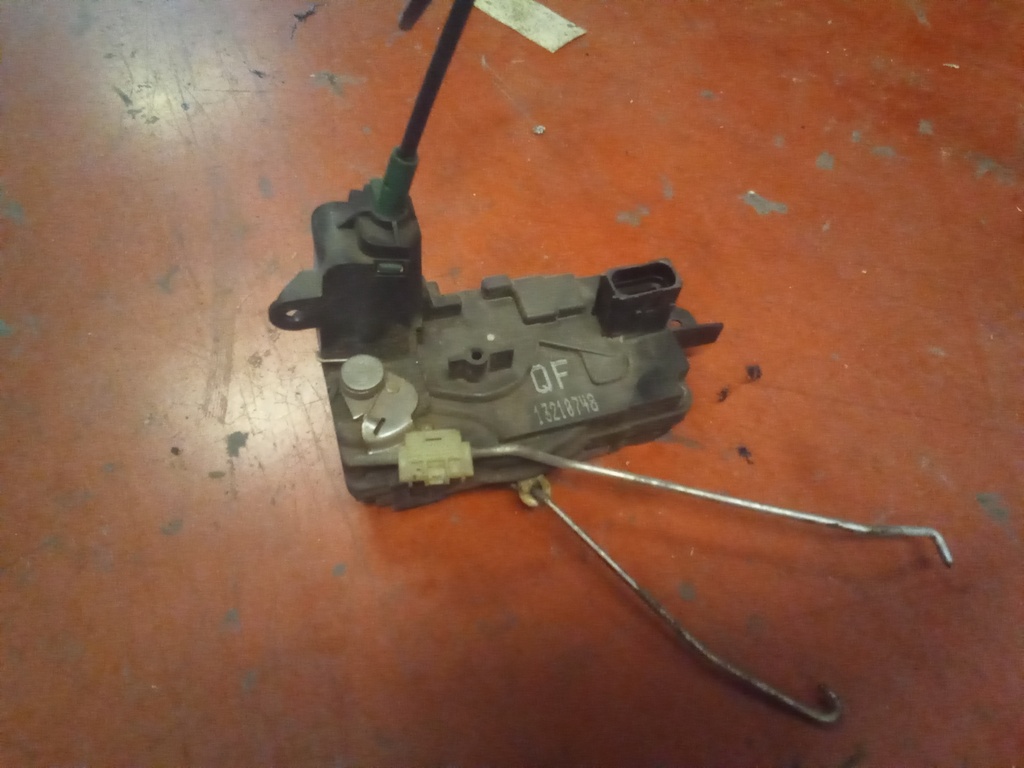 Cerradura delantera izquierda Opel Astra h '08