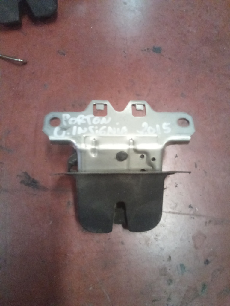 Cerradura maletero Opel insignia '15