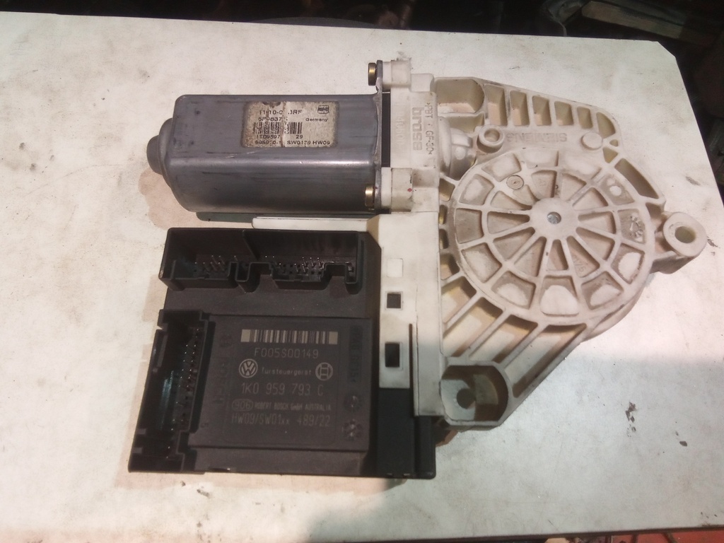 Motor elevalunas delantero derecho seat Toledo '07