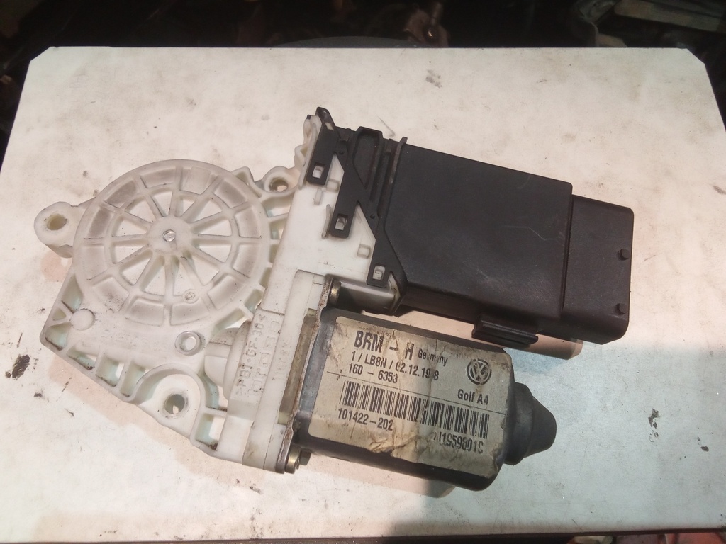 Motor elevalunas Volkswagen golf '00