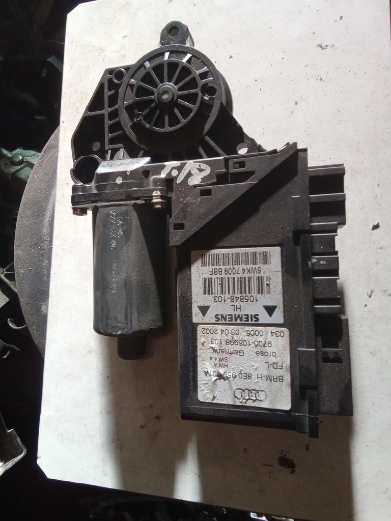 Motor elevalunas trasero izquierdo audi a4 '00