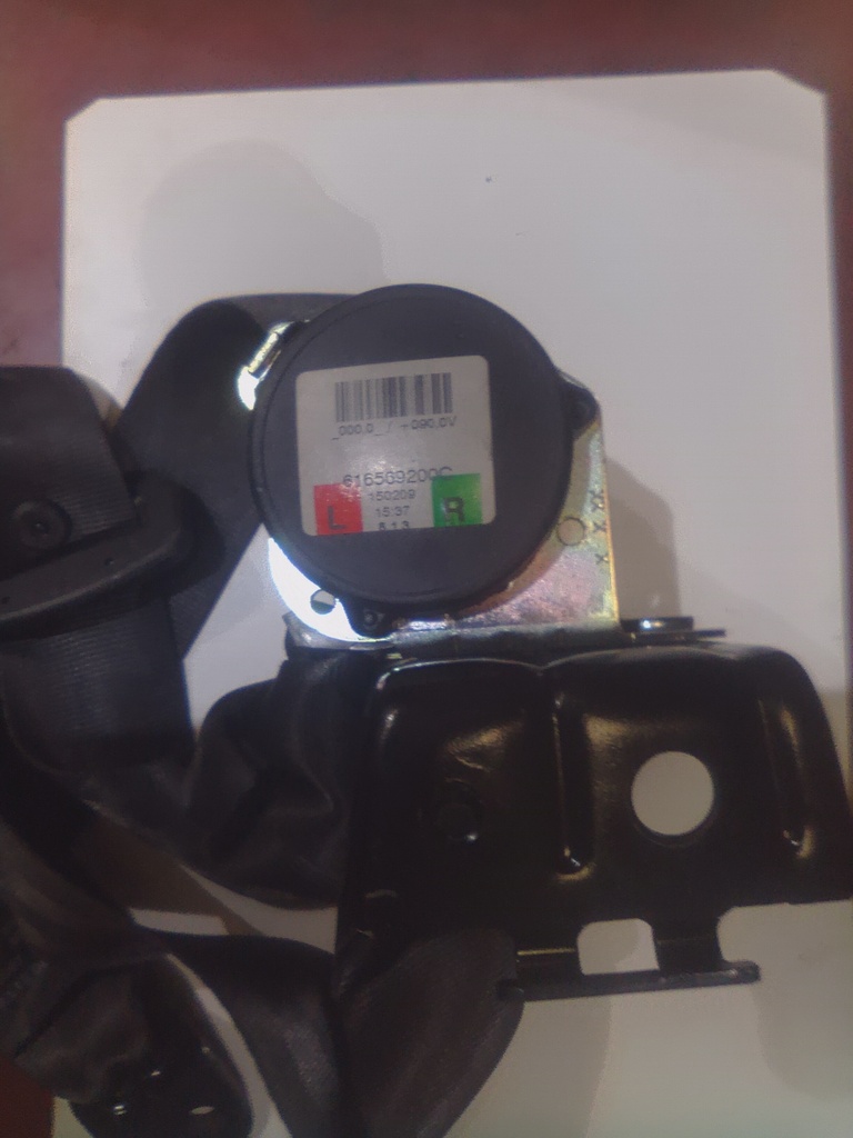 Cinturon trasero derecho opel astra j '12