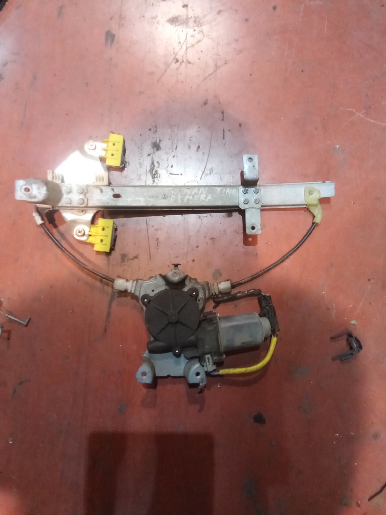 Elevalunas trasero izquierdo Nissan Almera '02